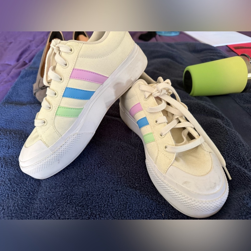 Adidas Sneakers